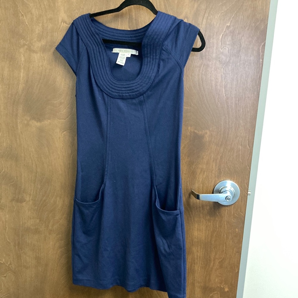 Max Studio Women’s Blue Size Medium Midi Dress 👗 With Scoped Neck and pockets.